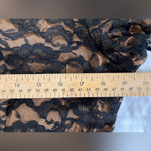 Women’s little black lace Dress - vintage look - lined with copper toned fabric - Picture 9 of 15
